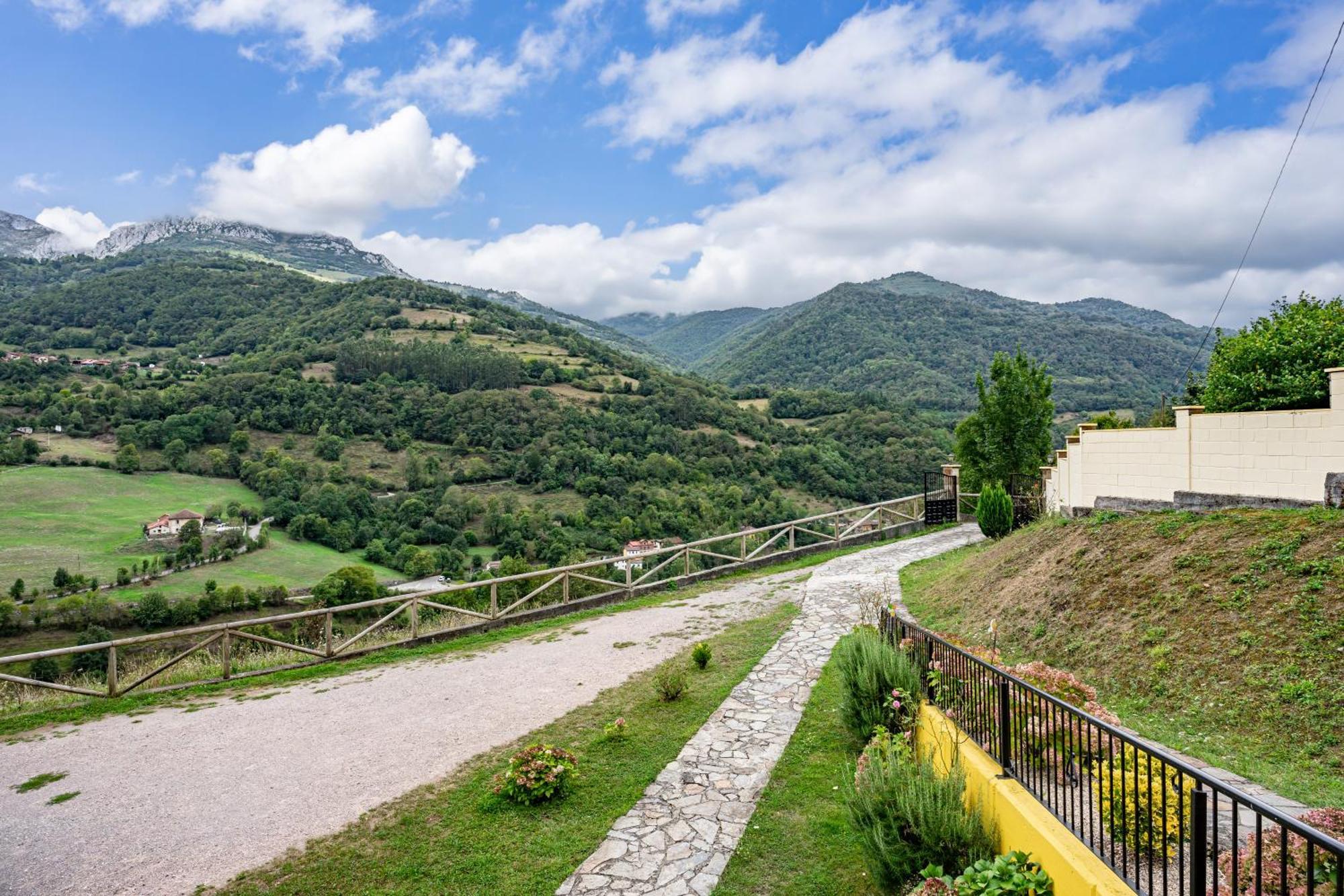 Socastillo B Bárzana Buitenkant foto